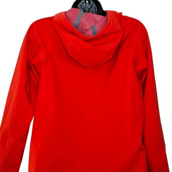 Uniqlo Rain Coat Size XS Red Zip-Up Hood Pockets Lightweight - Picture 4 of 6